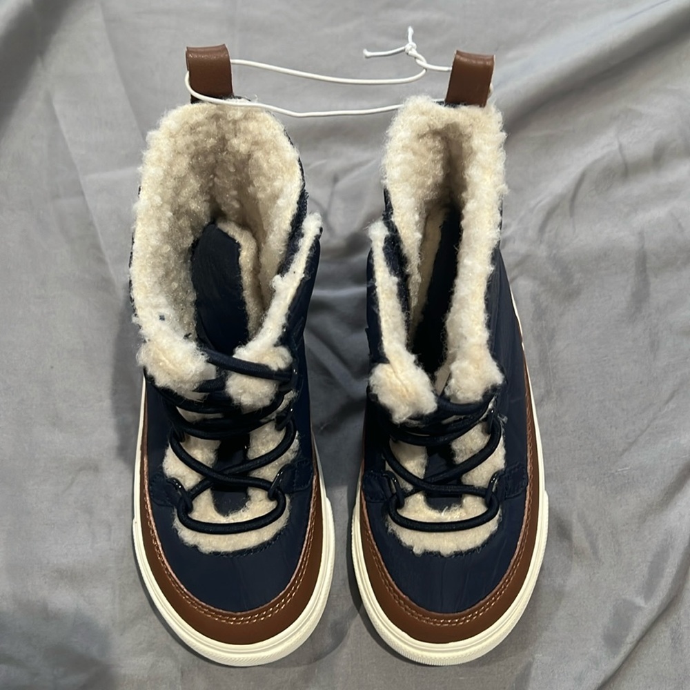 New Old Navy Winter Boots Toddler Boys size 8